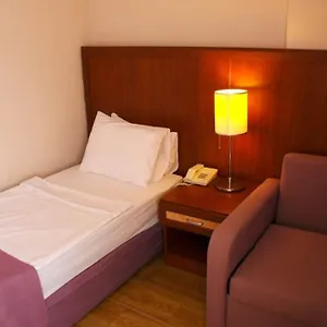 Avisos And Hotel